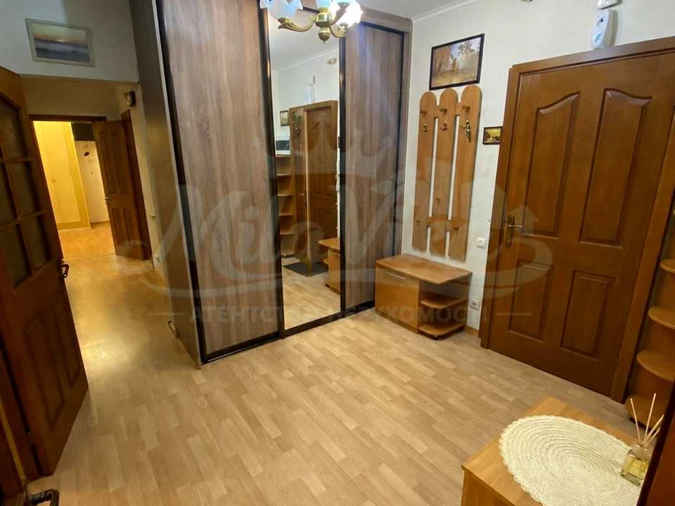 Квартира. Київ, Анни Ахматової вул.
