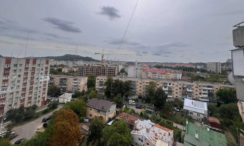 Продаж 2 кімнатної квартири в ближньому центрі по вул. Масар