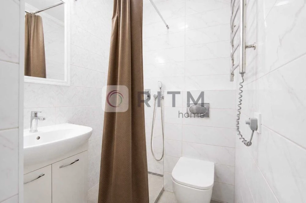 БЕЗ КОМІСІЇ Продаж 2-кімнатної квартири в центрі вул. Вічева