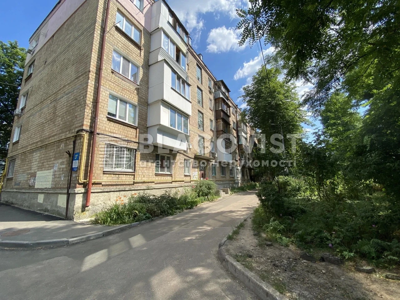 Продаж квартири вул. Парково-Сирецька (Шамрила Тимофія) 3а в