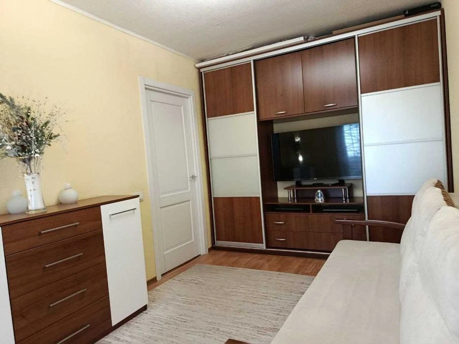 Продам 2к квартиру Придніпровськ Лівий берег Центр масиву