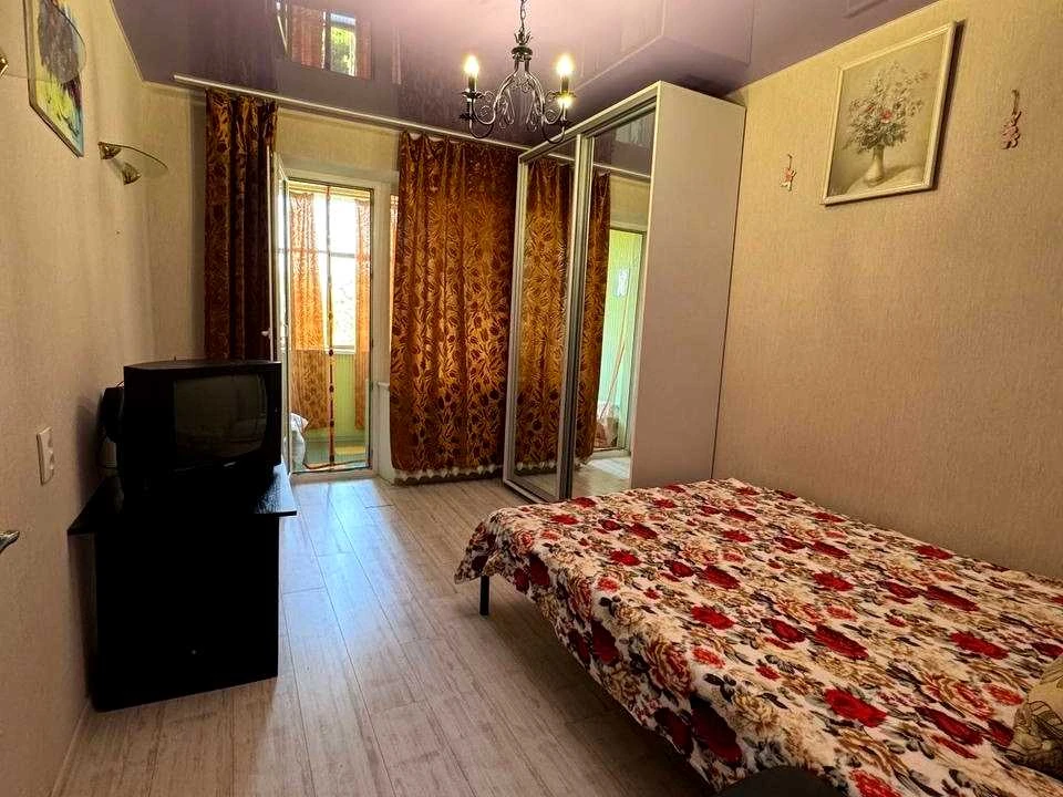 Квартира. Дніпро, Івана Нечуя-Левицького вул. (Каруни)
