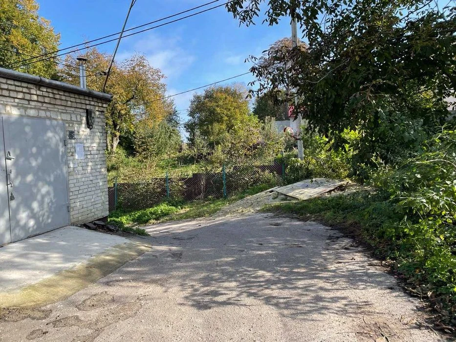 Продається гараж в гаражному кооперативі "Фенікс"