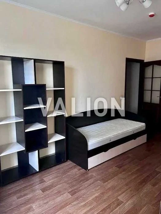 For sale 2-room apartment 64 sq. m. Residential complex Patriotika, Sof st.