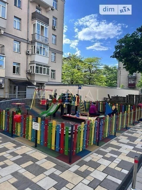 Sale of 3-room apartment 104 sq. m on Krakivska Street 4 • ID 34659