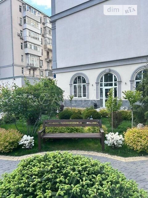 Sale of 3-room apartment 104 sq. m on Krakivska Street 4 • ID 34659