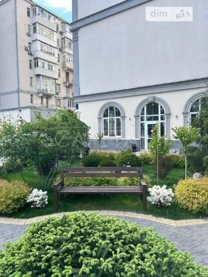 Sale of 3-room apartment 104 sq. m on Krakivska Street 4 • ID 34659