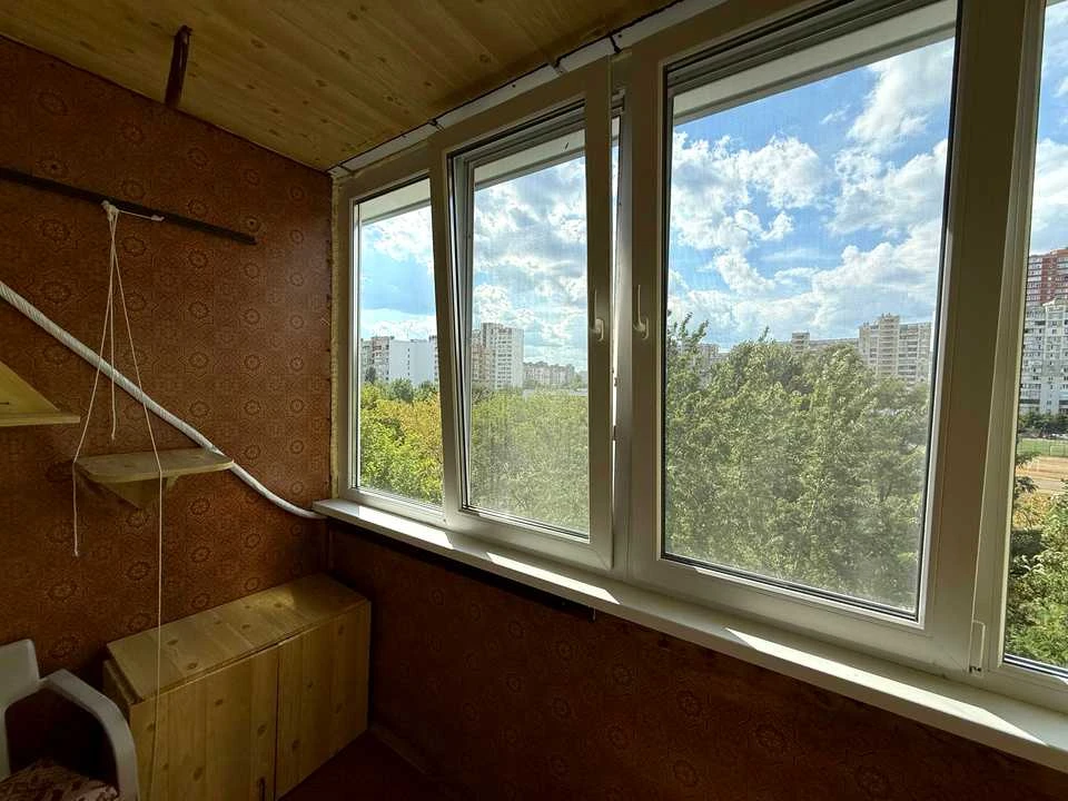 Квартира. Київ, Ревуцького вул.