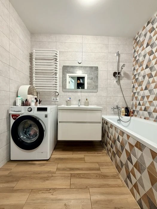Продаж 2-кім. квартири 65.4 м.кв., в. Глинянський Тракт