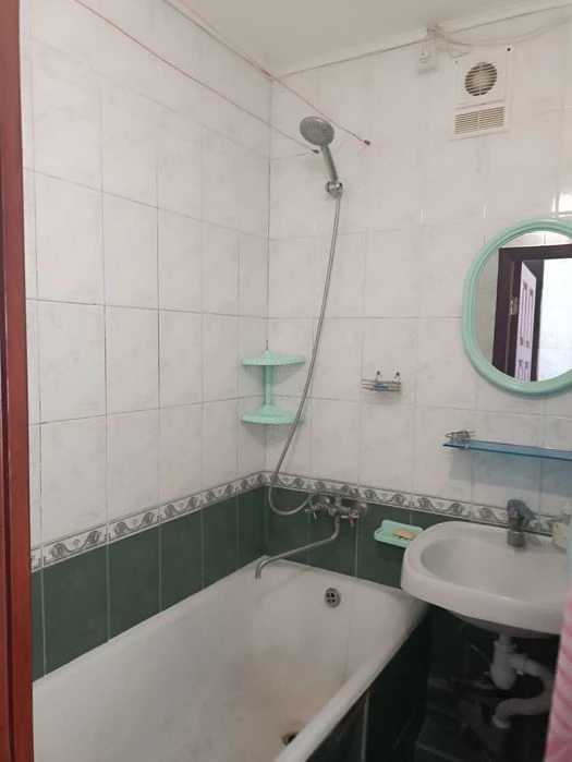 2-room apartment in Kharkiv, good condition.