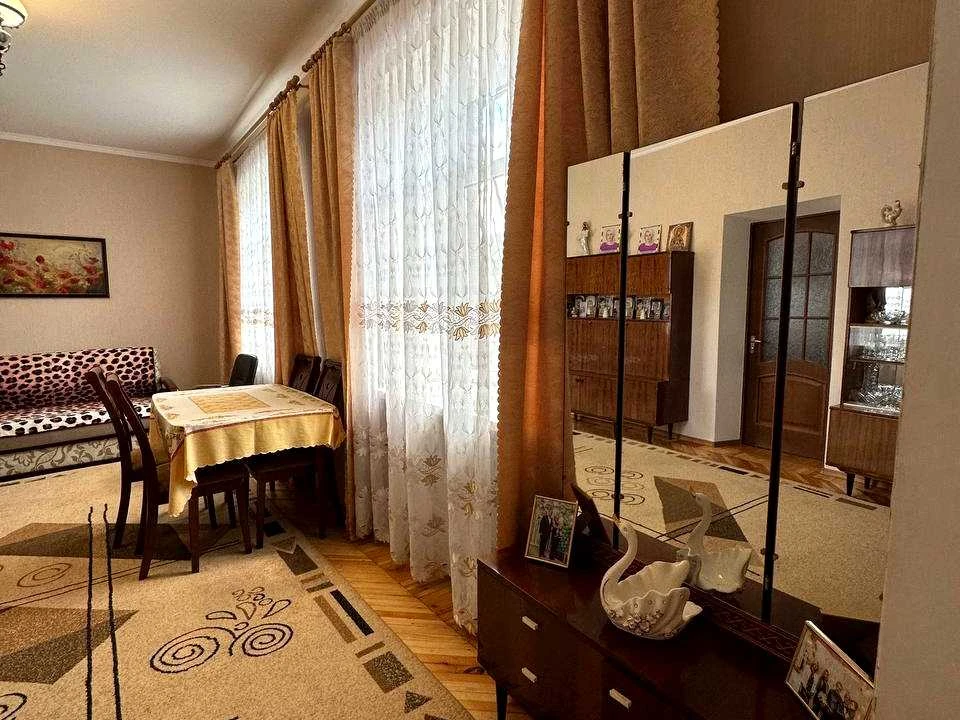 Будинок. Вінниця, Євгена Патона вул. (Сергія Лазо)