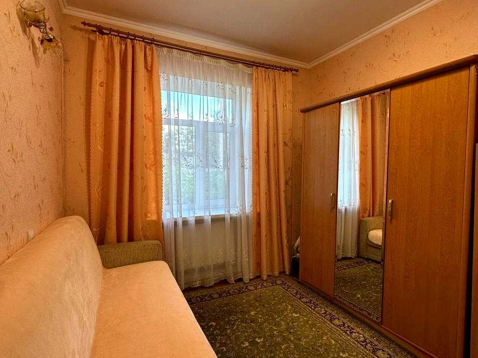 Будинок. Вінниця, Євгена Патона вул. (Сергія Лазо)