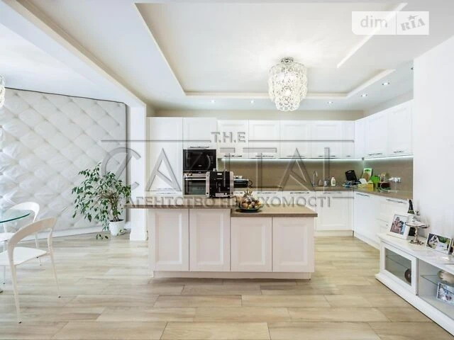 Sale of 3-room apartment 150 sq. m on Chavdar Yelyzavety 2 st. • ID