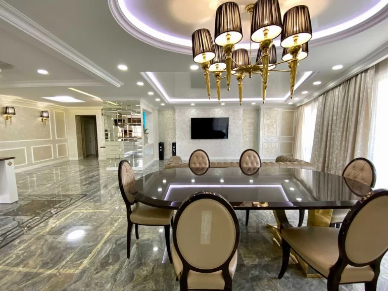 I will sell a 4-room new building in the center of Mironova, 9a, residential complex Delmar De