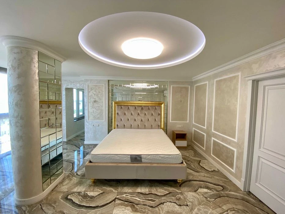 I will sell a 4-room new building in the center of Mironova, 9a, residential complex Delmar De