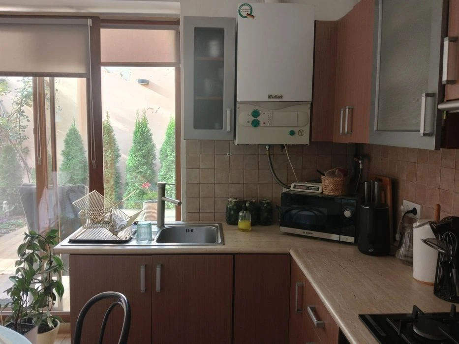 продам будинок в районі вулиці Вовчинецької
