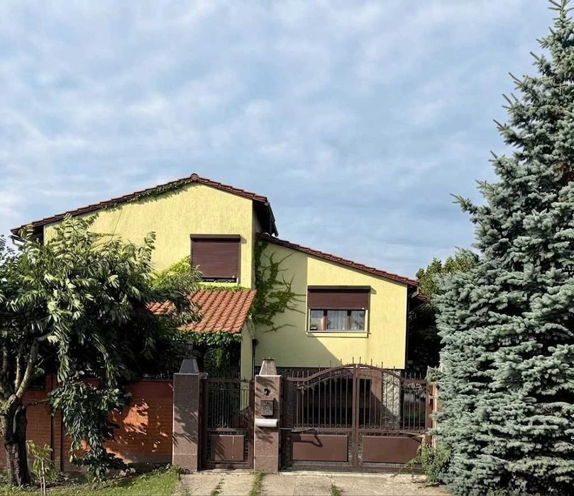 Продаж 2 поверхового будинку 173 м2 10 сот + гостьовий будин