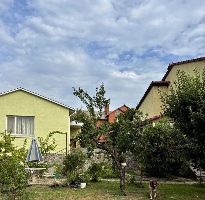 Продаж 2 поверхового будинку 173 м2 10 сот + гостьовий будин