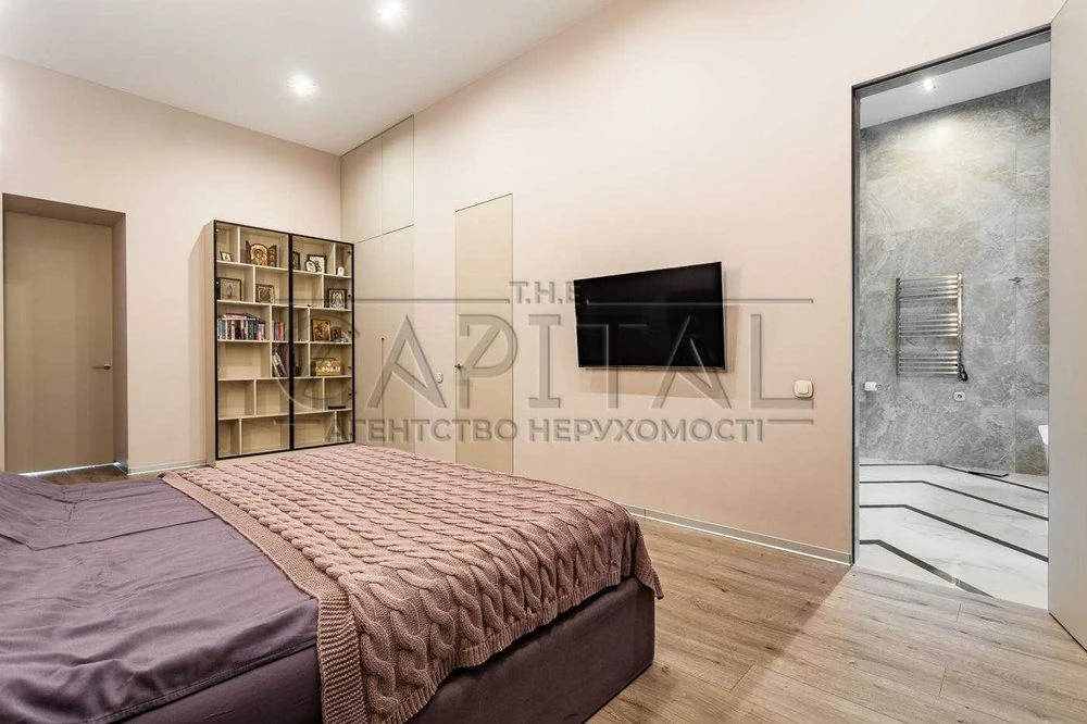 Продаж 3-кім. квартира 141 м², Печерський / вул. Круглоуніве