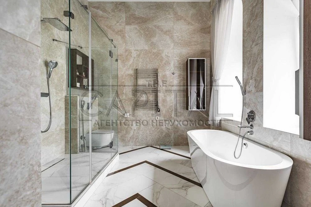 Продаж 3-кім. квартира 141 м², Печерський / вул. Круглоуніве