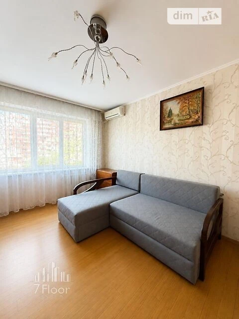 Sale of 2-room apartment 60 sq. m. on Mykola Zakrevskoho St. 19 •