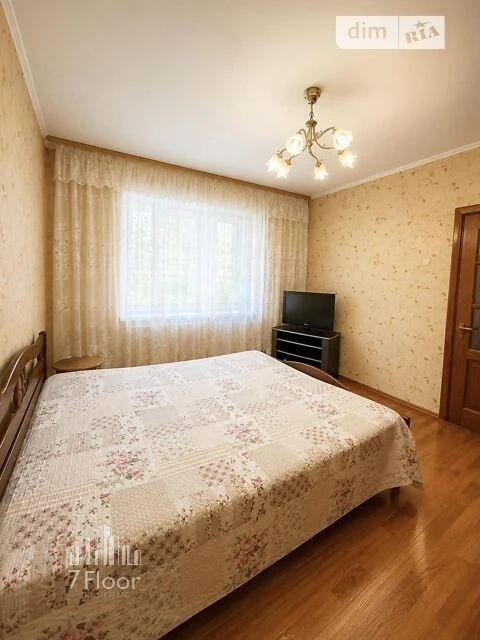 Sale of 2-room apartment 60 sq. m. on Mykola Zakrevskoho St. 19 •