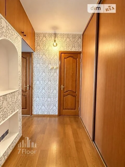 Sale of 2-room apartment 60 sq. m. on Mykola Zakrevskoho St. 19 •