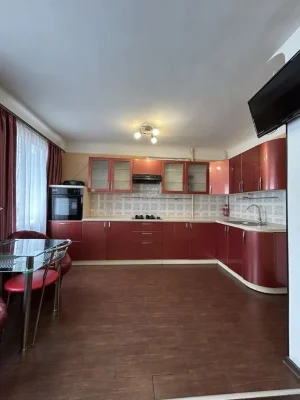 Продам 2к ул Воскресенская 51 м2. Кирпичный дом Центр