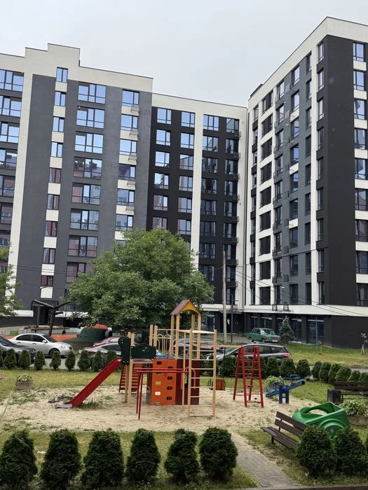 Продаж 3-кімнатної квартири по вулиці Хіміків