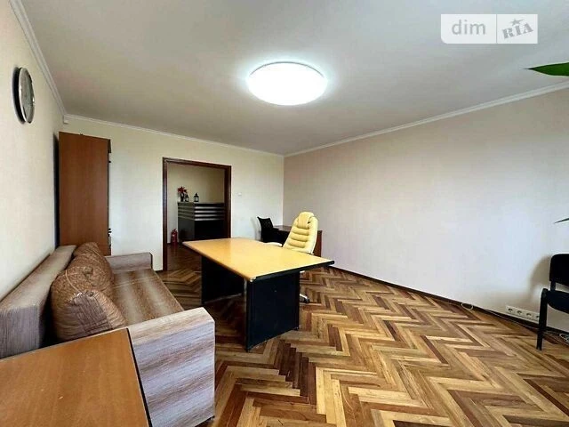 Sale of 4-room apartment 163.6 sq. m. on Svyatoshynska Street 4 • ID 3