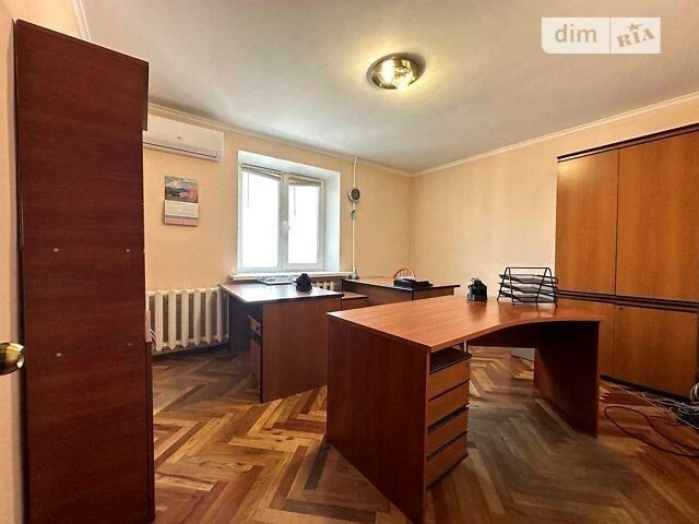 Sale of 4-room apartment 163.6 sq. m. on Svyatoshynska Street 4 • ID 3