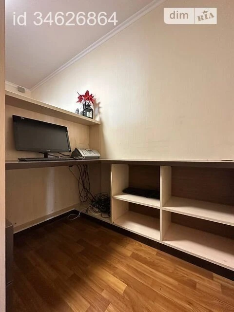 Sale of 4-room apartment 163.6 sq. m. on Svyatoshynska Street 4 • ID 3