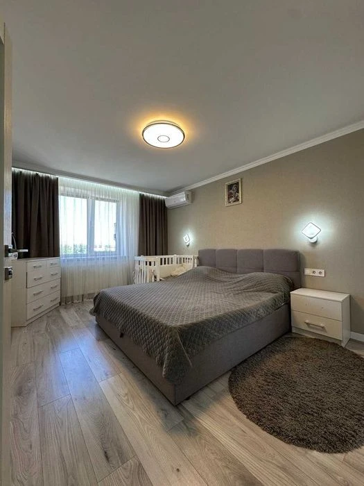 Urgent sale of a 2-room apartment near the park and lake in Vu