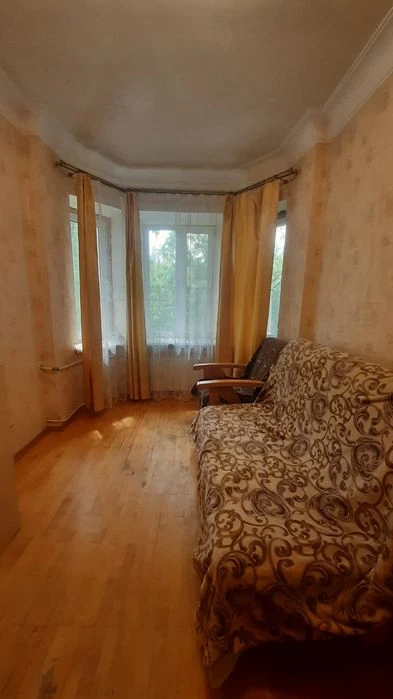 Продажа двухкомнатной квартиры на правом берегу.