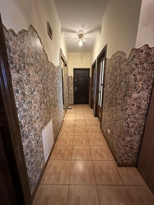 Продаж 3-кімнатної квартири 79.4 м.кв., вул. Глинянський Тра