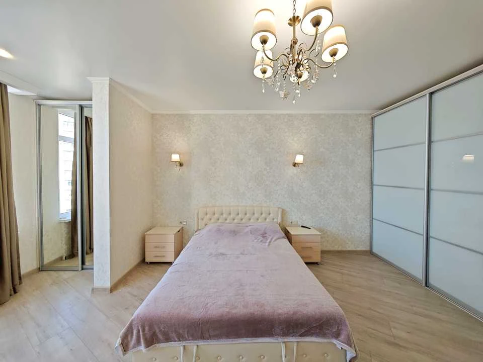 Apartment. Odesa, Valeria Samofalova St. (Kamanina), 16a/
