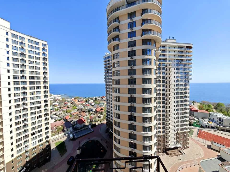 Apartment. Odesa, Valeria Samofalova St. (Kamanina), 16a/