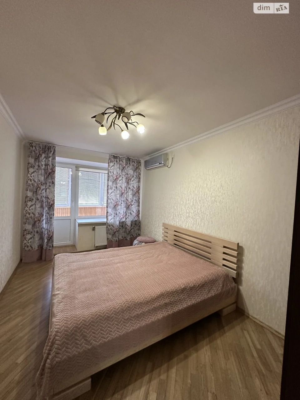 Продаж Квартира Зарічний