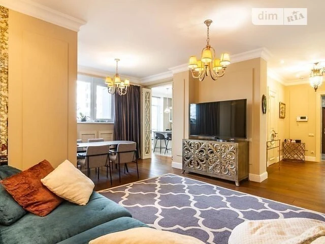 Sale of 4-room apartment 130 sq. m. on Andriy Verkhoglyada St. 12 •