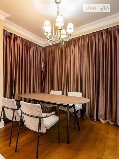 Sale of 4-room apartment 130 sq. m. on Andriy Verkhoglyada St. 12 •