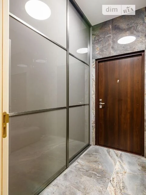 Sale of 4-room apartment 130 sq. m. on Andriy Verkhoglyada St. 12 •