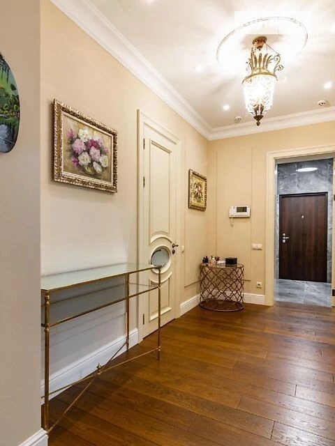 Sale of 4-room apartment 130 sq. m. on Andriy Verkhoglyada St. 12 •