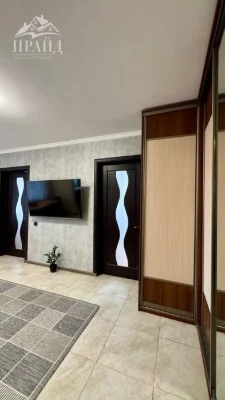 Продаж 3кмн квартири укомплектованої меблями та технікою