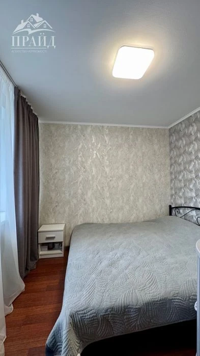 Продаж 3кмн квартири укомплектованої меблями та технікою