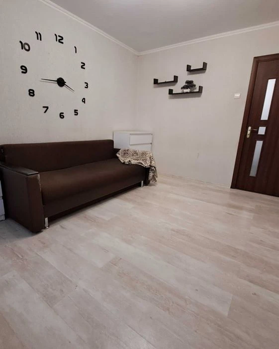Продам 2 кімнатну квартиру пр Правди  вул Калинова