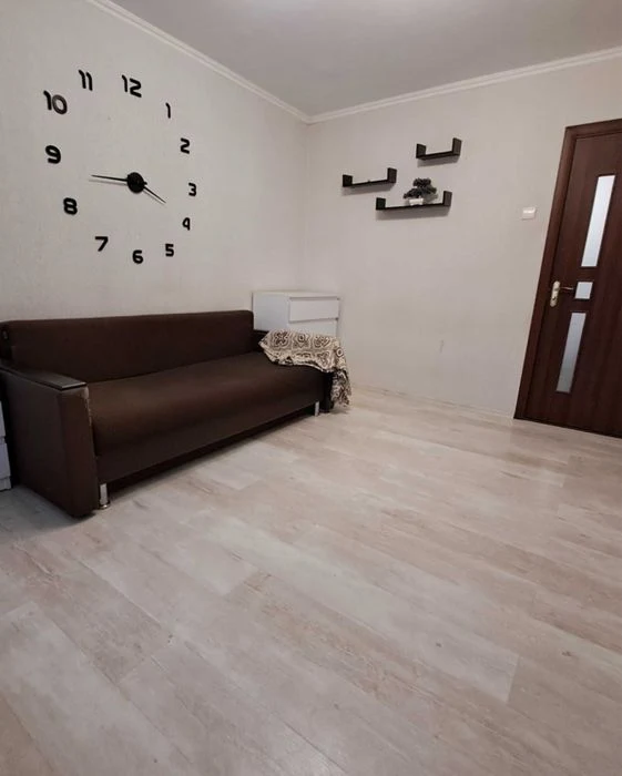 Продам 2 кімнатну квартиру пр Правди  вул Калинова