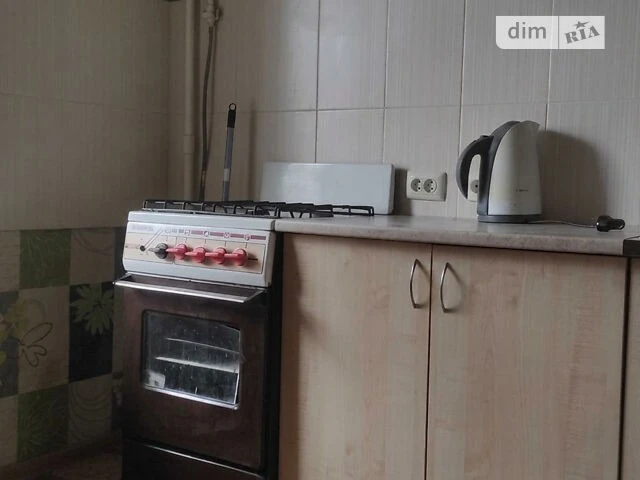 Здам в оренду кімнату на вул. Мирослава Поповича 8 довгостро