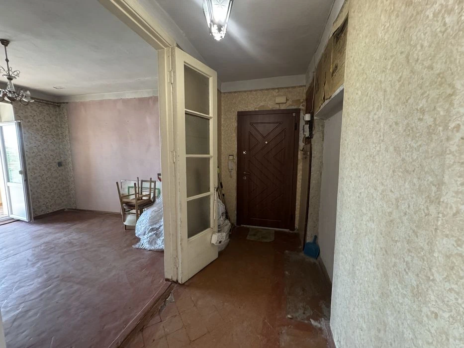 Продаю 2 комнатную квартиру пр.Центральний /8 Марта и1