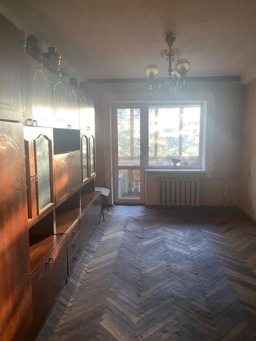 Відрадний 36б. Солом'янський р-н. Велика двокімнатна кв. Про
