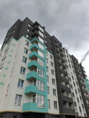 *Двокімнатна квартира в новобудові на Виставці, вигідна проп